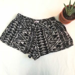 Mossimo | Printed Shorts with Pockets | Size M
